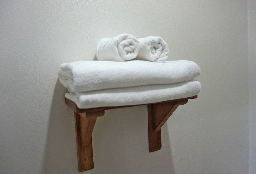 Номер Стандарт, Maesot Siri