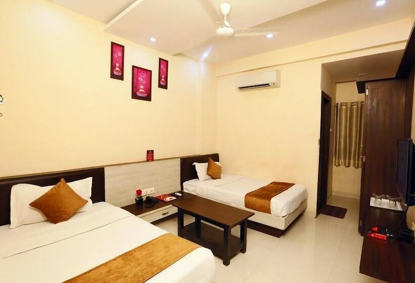 غرفة عائلية, The Ashoka