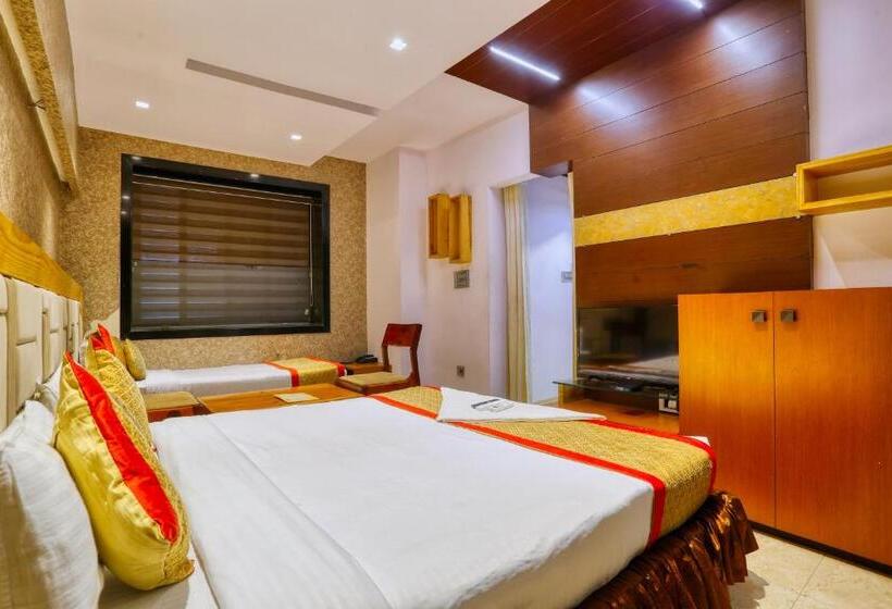 غرفة عائلية, The Ashoka