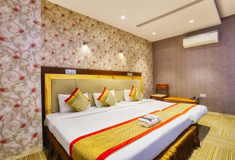 غرفة عائلية, The Ashoka