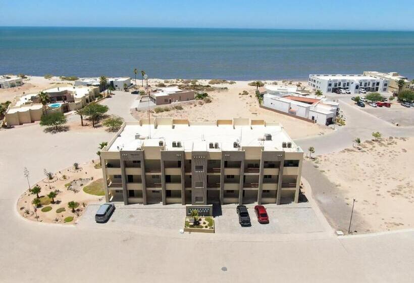 דירת חדר נוף לים, Laguna Shores Resort