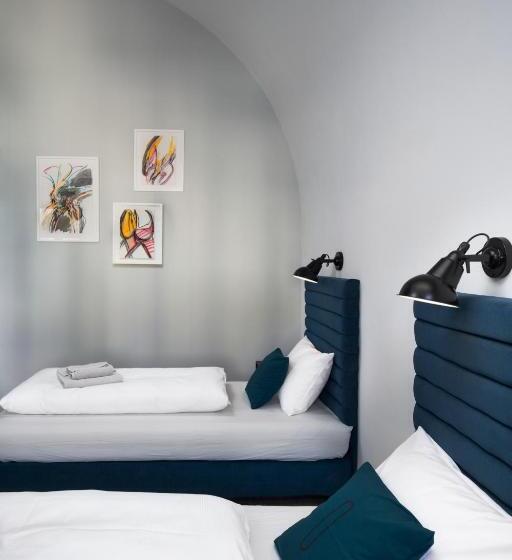 バス共有のスタンダードルーム, Long Story Short Hostel & Café