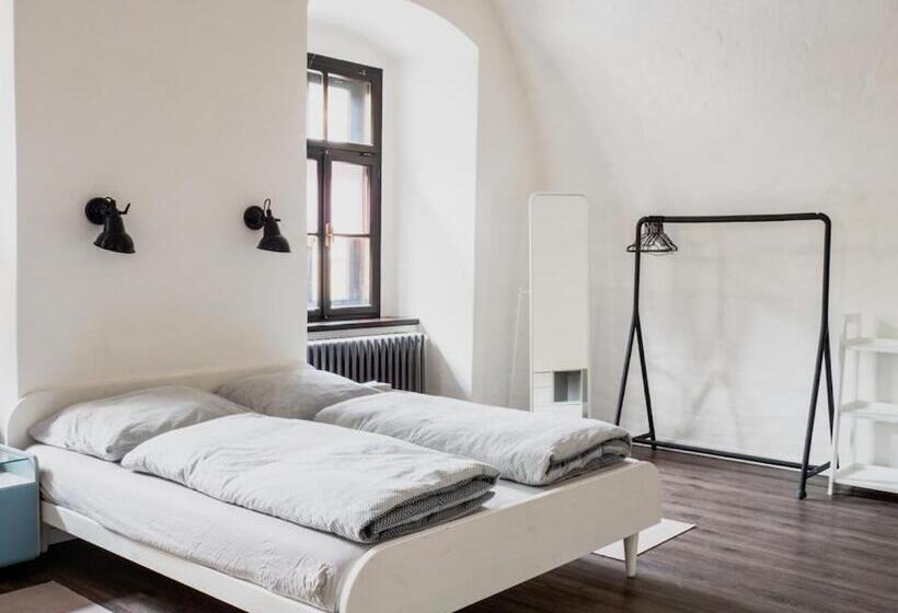 １ベッドルームアパートメント, Long Story Short Hostel & Café