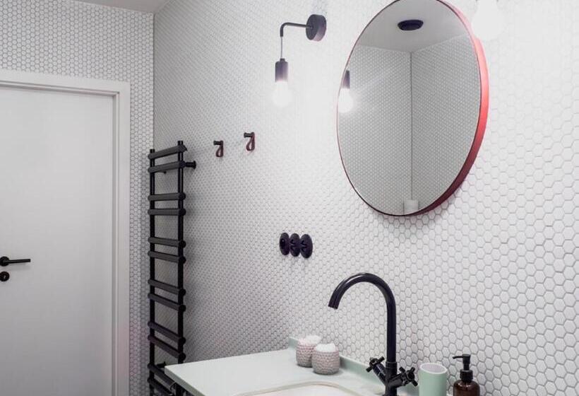 １ベッドルームアパートメント, Long Story Short Hostel & Café