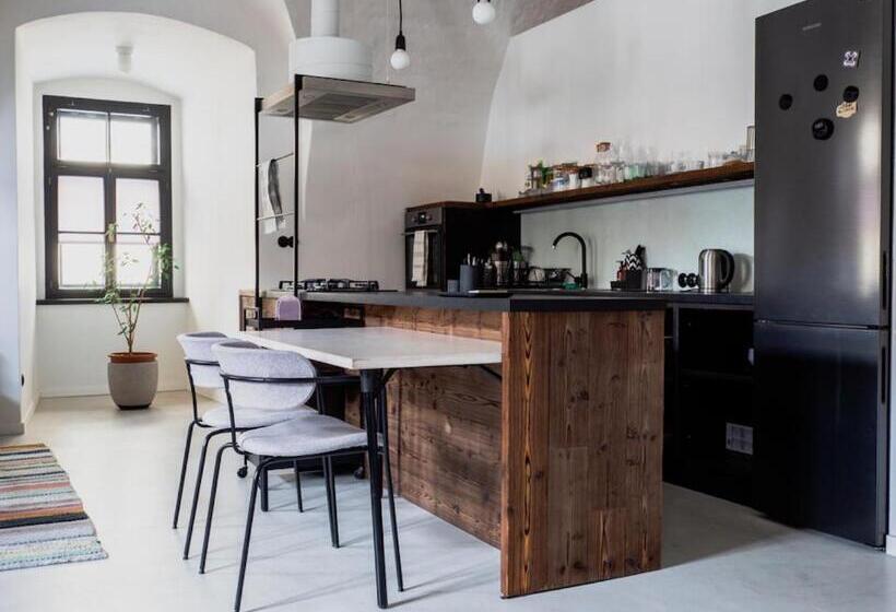 带1个卧室的公寓, Long Story Short Hostel & Café