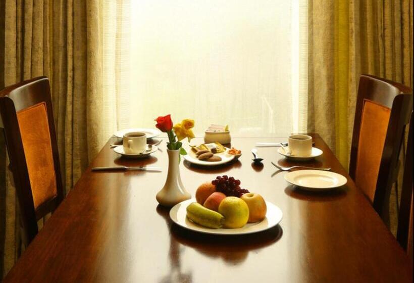اتاق لوکس با تخت بزرگ, Blanket Hotel & Spa