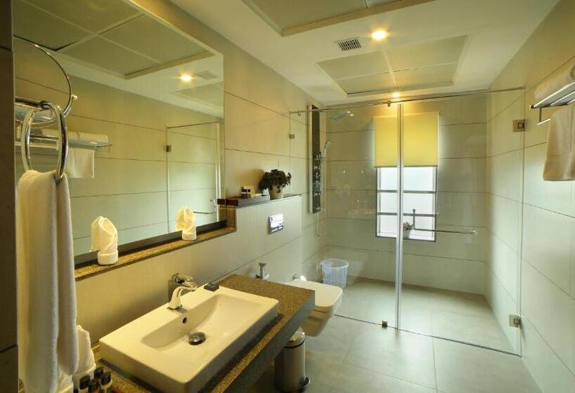 اتاق لوکس با تخت بزرگ, Blanket Hotel & Spa