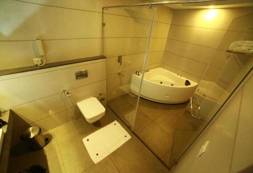 اتاق سوپریور با تخت بزرگ, Blanket Hotel & Spa