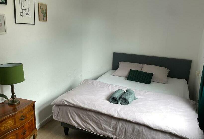 Pokój Standard Wspólna Łazienka, Hostel Barbarossa