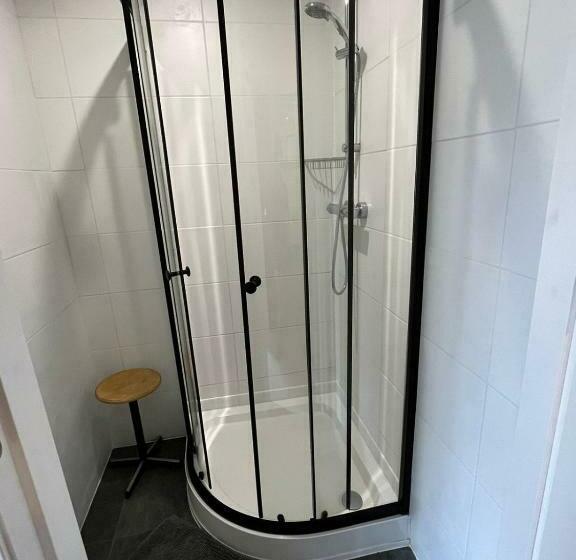 Pokój Standard Wspólna Łazienka, Hostel Barbarossa