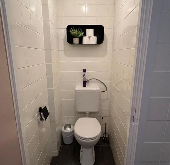 Pokój Standard Wspólna Łazienka, Hostel Barbarossa