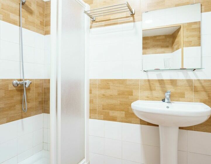 Quarto standart individual, Carlos V Jerez By Vivere Stays