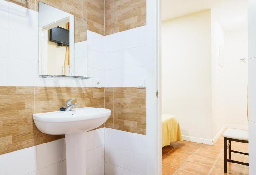 Quarto standart individual, Carlos V Jerez By Vivere Stays