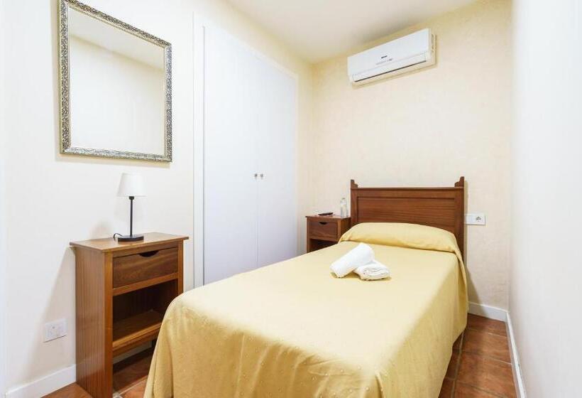 Quarto standart individual, Carlos V Jerez By Vivere Stays
