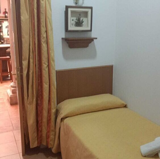 Quarto Basic Individual, Carlos V Jerez By Vivere Stays