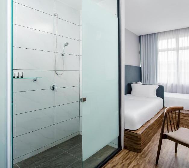 غرفة سوبيريور, Hako