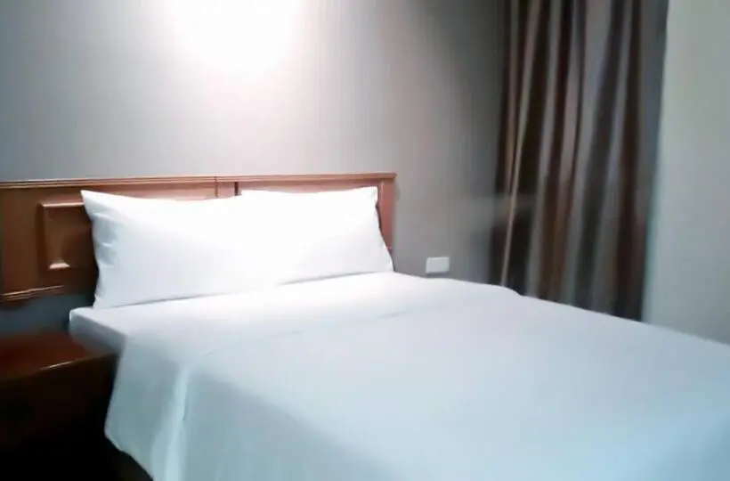 اتاق لوکس با تخت بزرگ, Senrose Hotel Kuantan