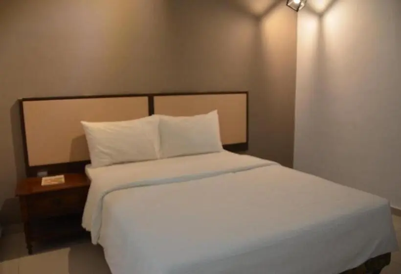 اتاق لوکس با تخت بزرگ, Senrose Hotel Kuantan