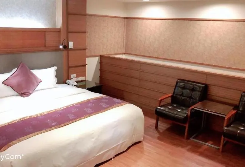 اتاق استاندارد, Jungle City Motel