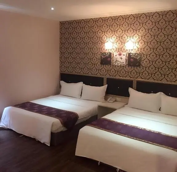 اتاق استاندارد چهار تخته, Jungle City Motel
