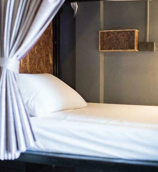 اتاق استاندارد با تختخواب دوطبقه و حمام مشترک, Ralph Bangkok