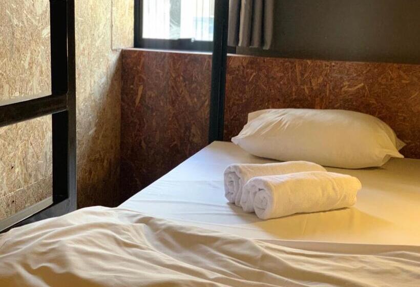 Quarto Standart com beliches Casa de Banho Partilhada, Ralph Bangkok