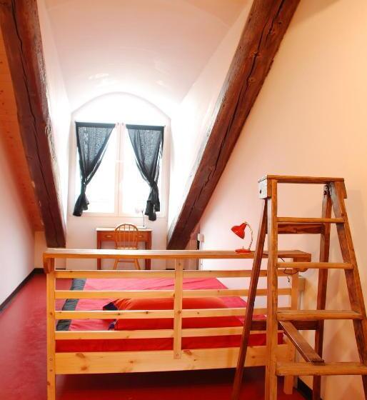 اتاق استاندارد یک تخته با سرویس بهداشتی مشترک, Attic Hostel Torino