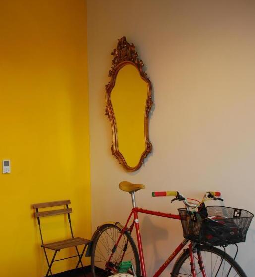 اتاق استاندارد با سرویس بهداشتی مشترک, Attic Hostel Torino