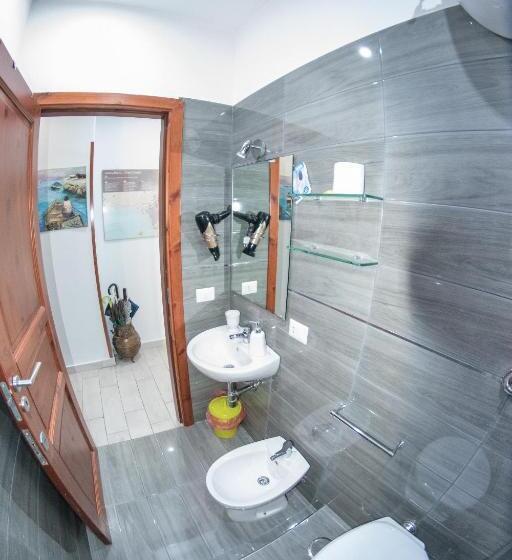 اتاق استاندارد سه نفره, B&b Le Isole