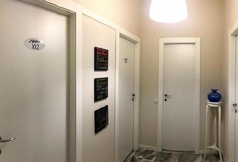 اتاق استاندارد با سرویس بهداشتی مشترک, Myroom In Town