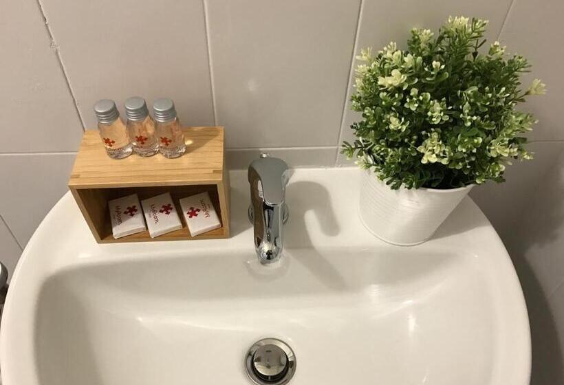 اتاق استاندارد یک نفره, Myroom In Town
