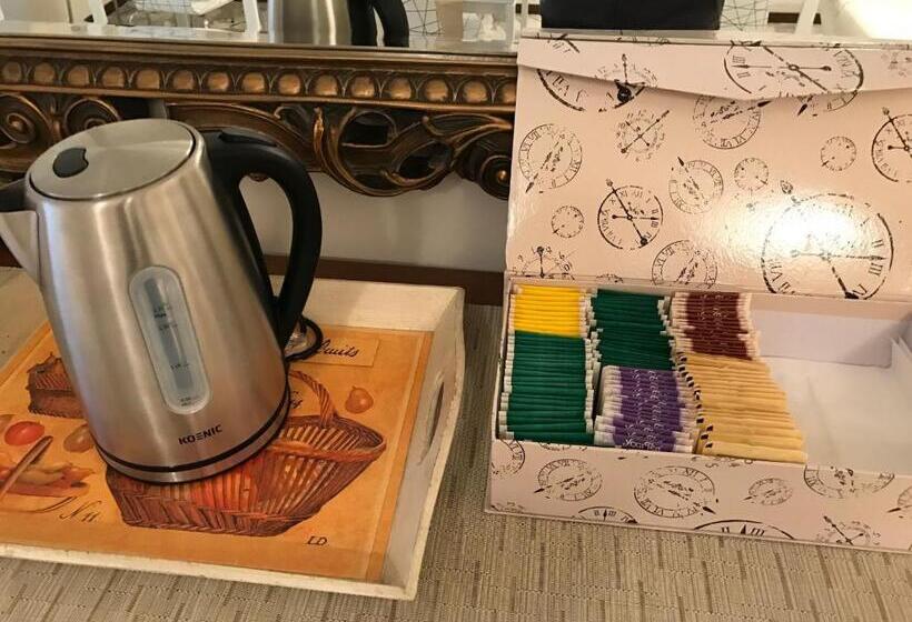 اتاق استاندارد سه تخته با سرویس بهداشتی مشترک, Myroom In Town