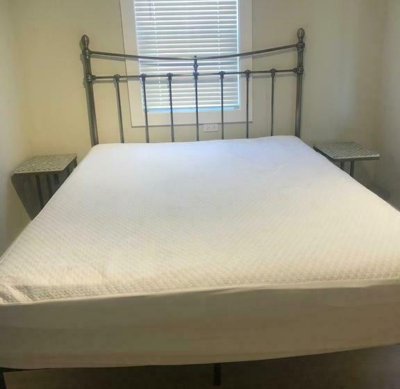 小室, Davis Cove Resort