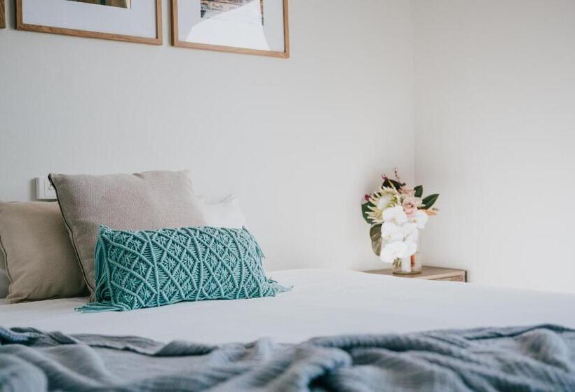 اتاق استاندارد با تخت بزرگ, Gunyah