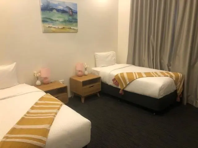 Suite with lake view, Gunyah