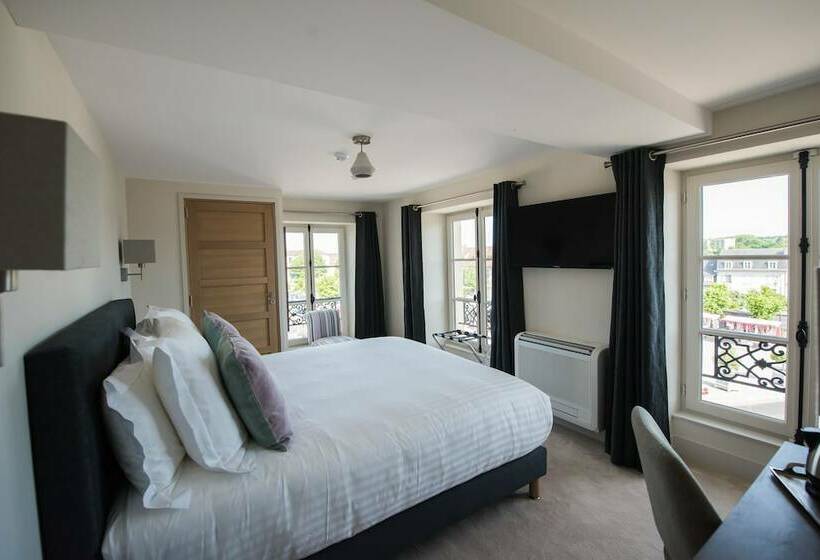 수피리어 룸, Le Chantilly