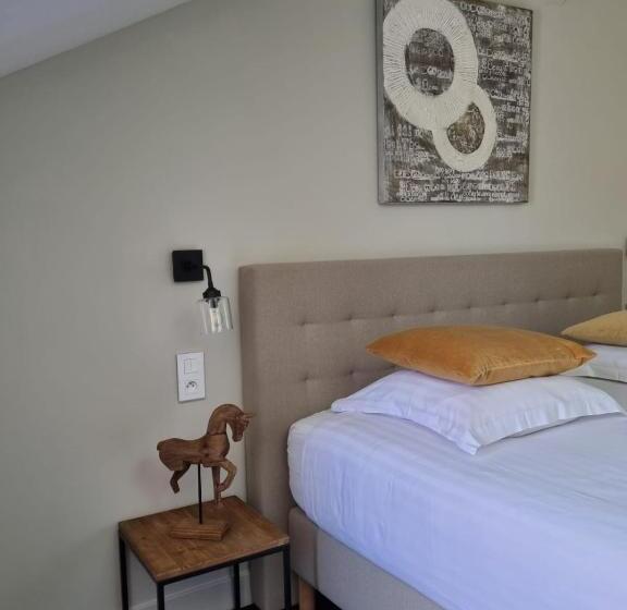 스탠다드 룸, Le Chantilly