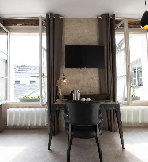 스탠다드 룸 킹사이즈 침대, Le Chantilly