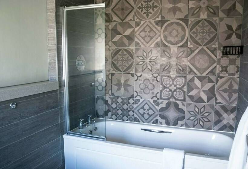 سوییت سوپریور, Mill On The Exe