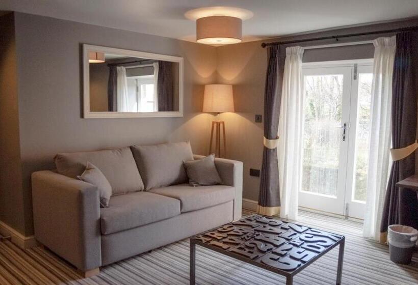 سوئیت با چشمانداز رودخانه, Mill On The Exe