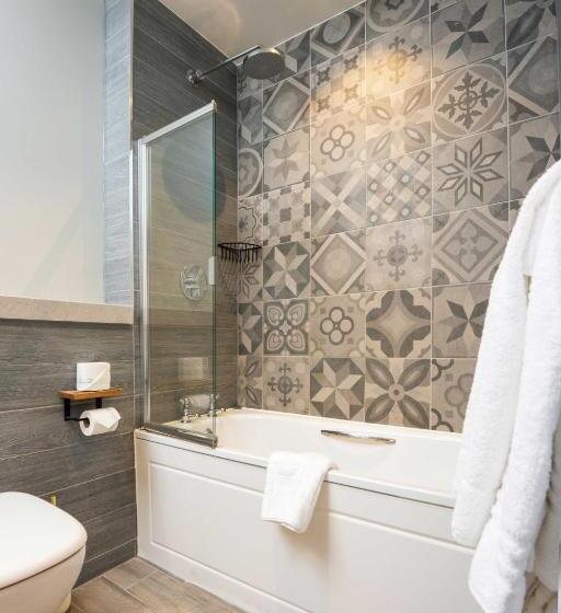 اتاق سوپریور با چشمانداز رودخانه, Mill On The Exe