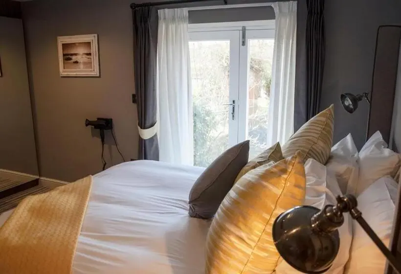 Superior Room King Size Bed, Mill On The Exe