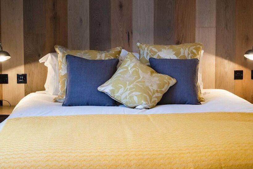 اتاق سوپریور با تخت بزرگ, Mill On The Exe