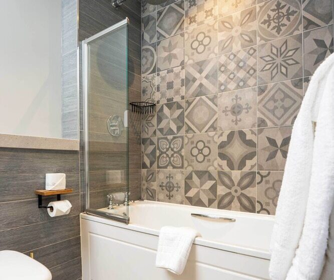 اتاق سوپریور با تخت بزرگ, Mill On The Exe