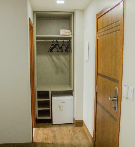 标准单人间, Patos