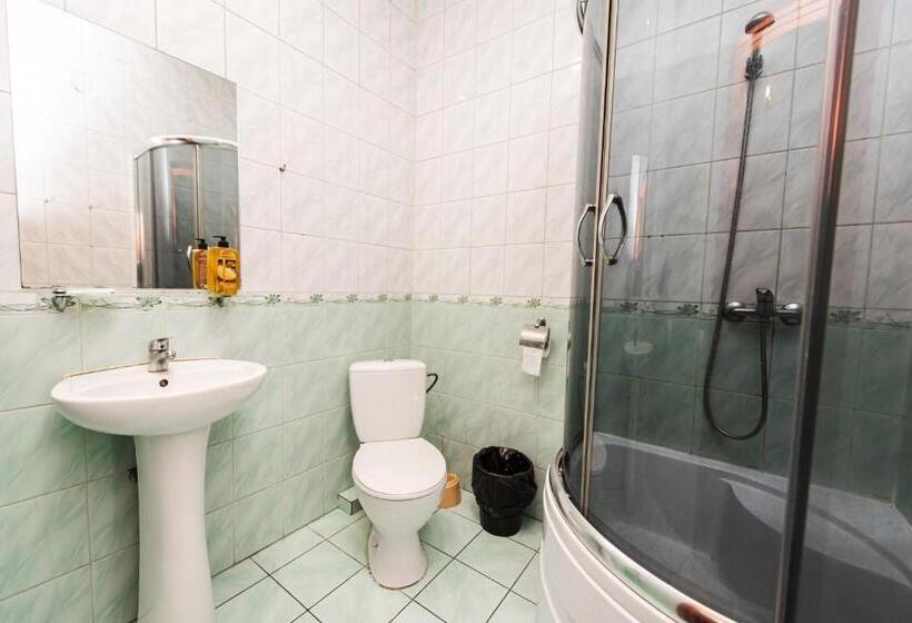 اتاق استاندارد سه نفره, Mini Hotel Smak