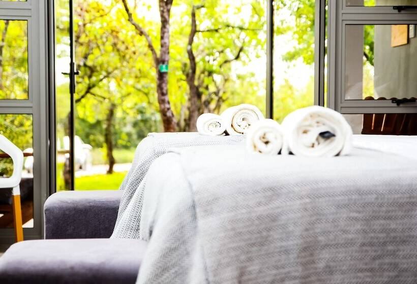 اتاق استاندارد با چشمانداز باغ, Bushbaby Lodge At Nkonyeni