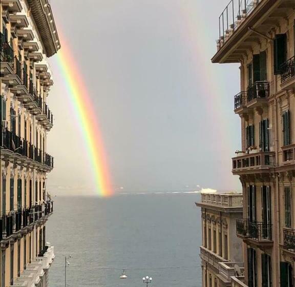 سوییت با چشمانداز دریا, Faleron Santa Lucia