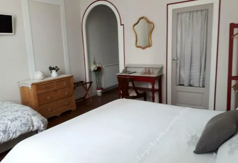 Standard Kolmen Hengen Huone, Bed And Breakfast La Cordonnerie