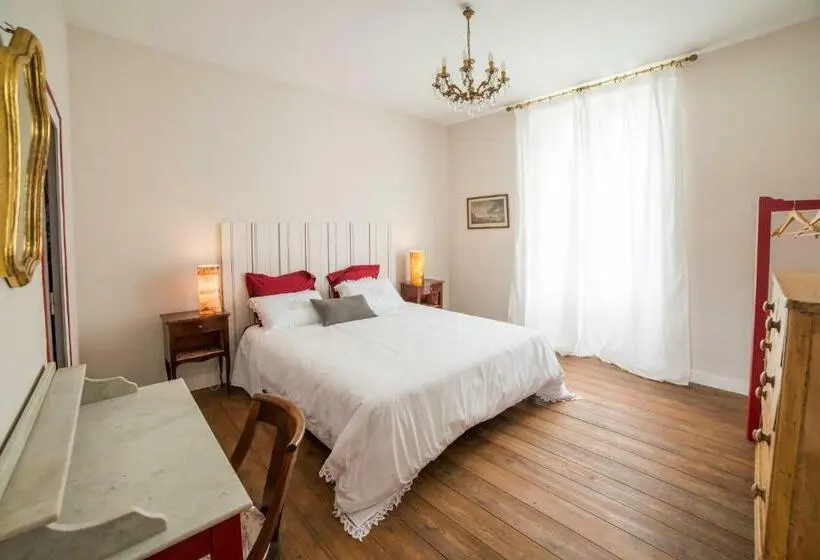 Standard Kolmen Hengen Huone, Bed And Breakfast La Cordonnerie